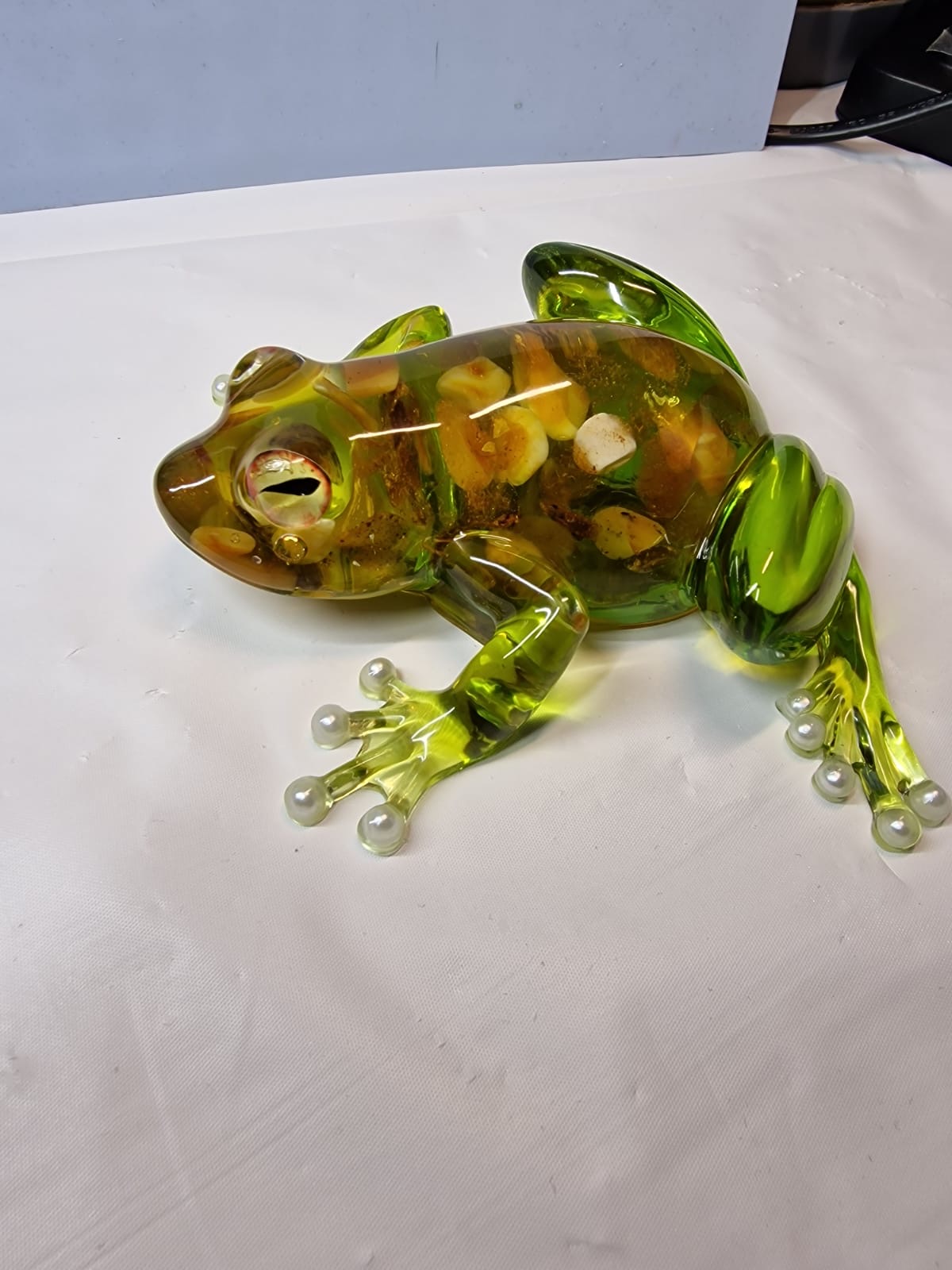Glass art frog